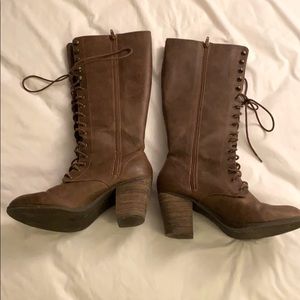 Lace up brown boots